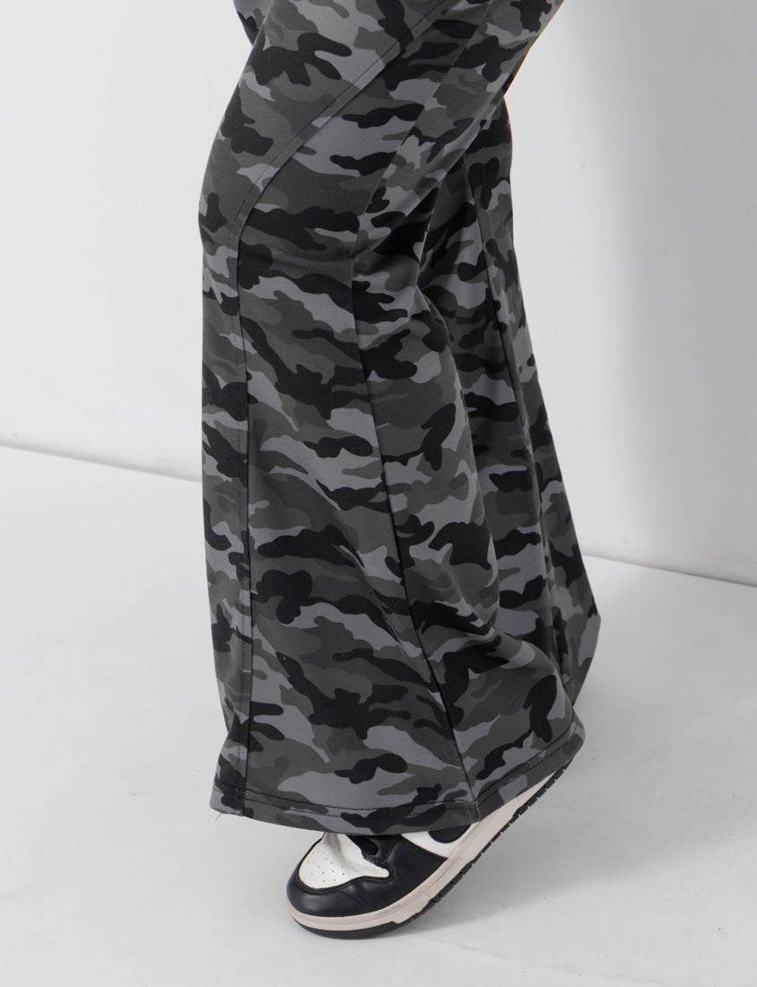 MUA! Cool Camo Drawstring Stitch Plus Size Flare Pants