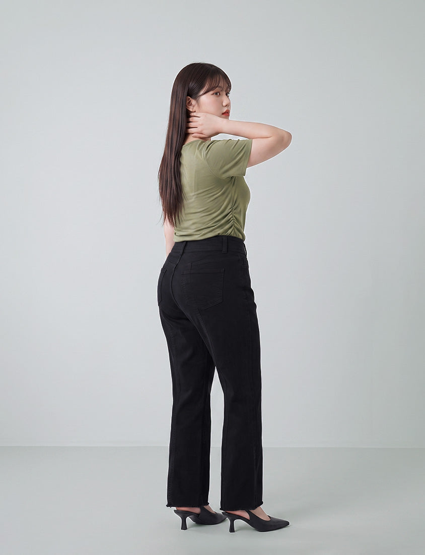 MUA! Sweet & Sexy Sweetheart Neck Cropped Plus Size Tee