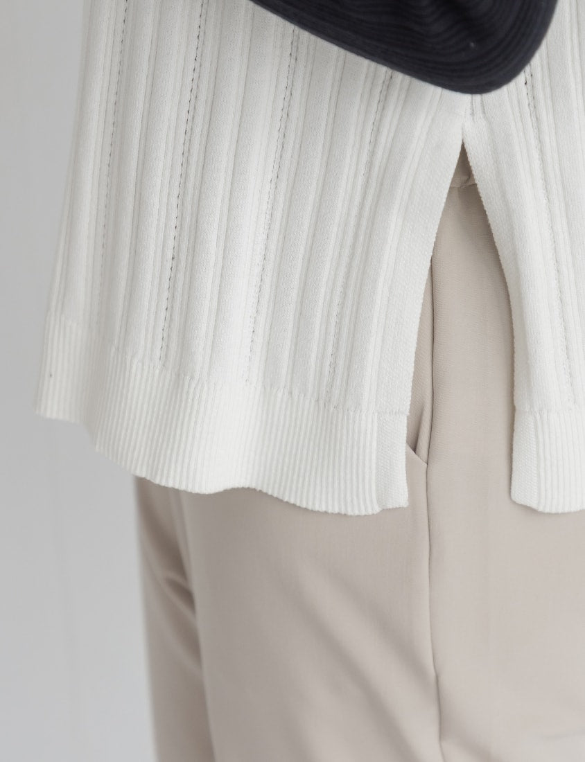 MISS. Korean Style Contrast V-Neck Plus Size Knit Vest