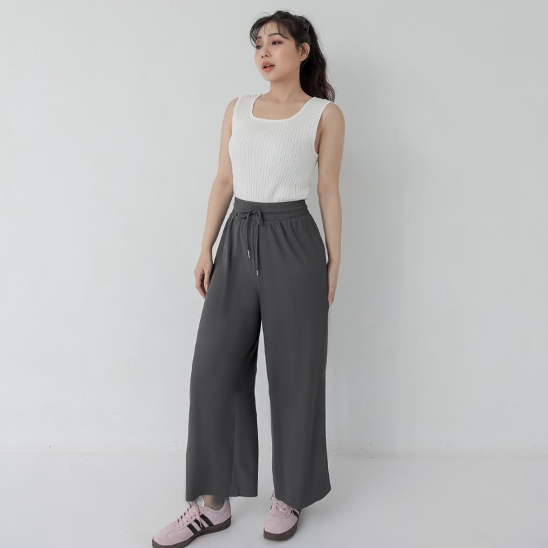 Hip-Contouring Slim Plus Size Wide Leg Pants (Short)