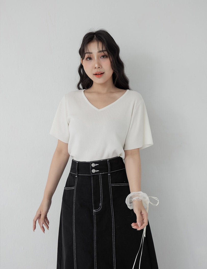Tence Silky V-Neck Plus Size Ribbed Knit Top
