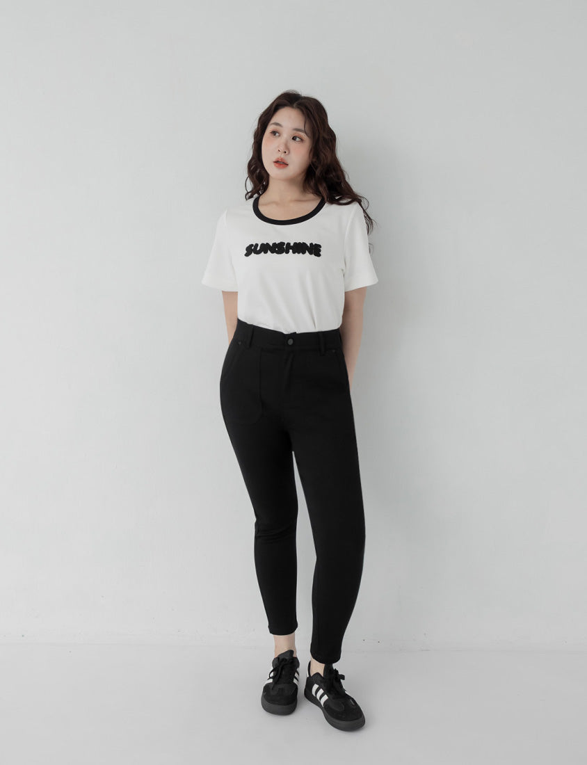 Contrast Fuzzy Embroidery Plus Size Crewneck Tee