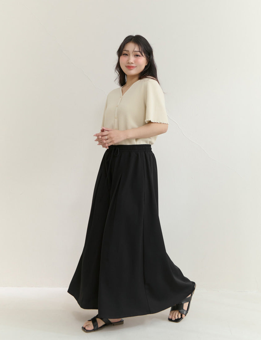 Flattering Pleated Plus Size Wide-Leg Pants