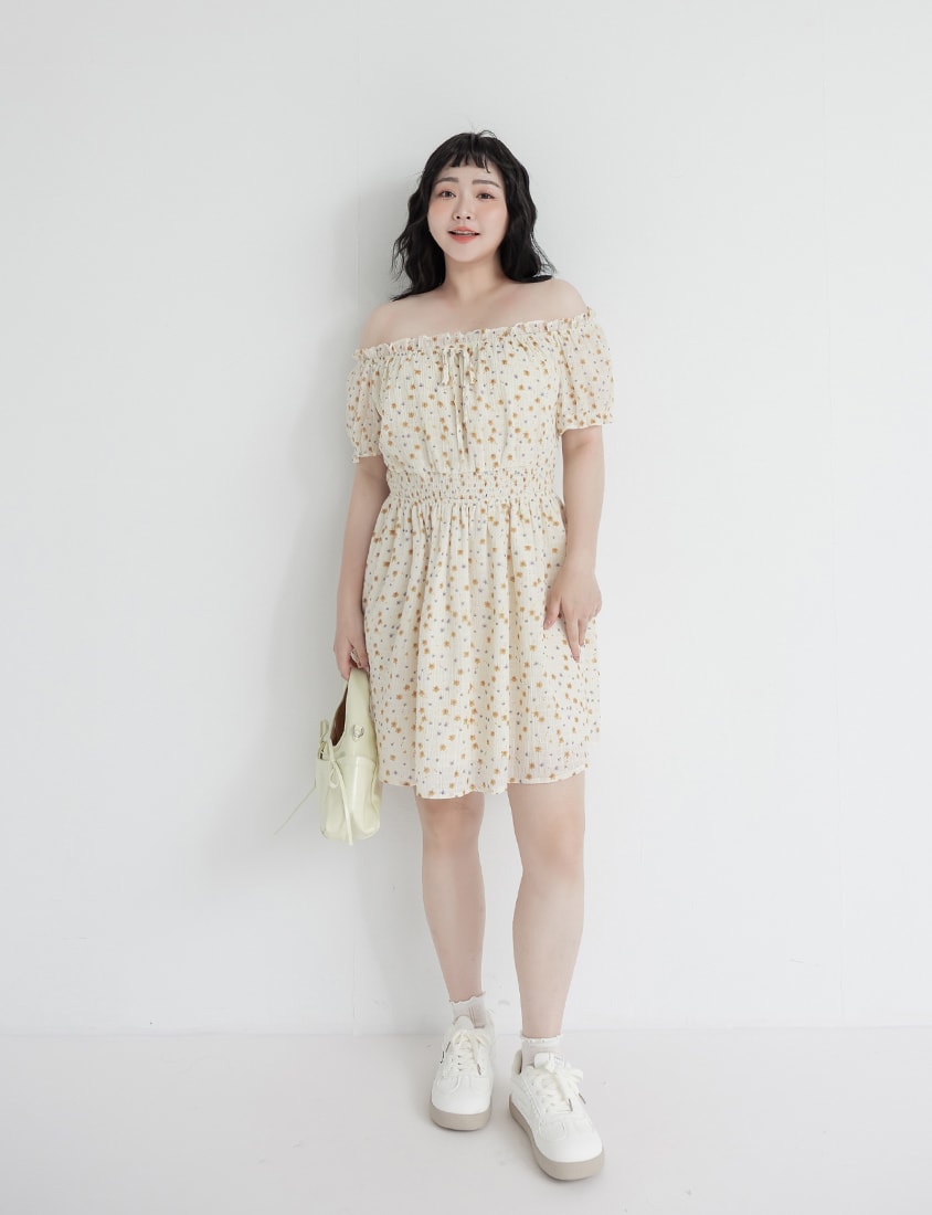 Vacation-Style Floral Euffle Off-Shoulder Plus Size Mini Dress