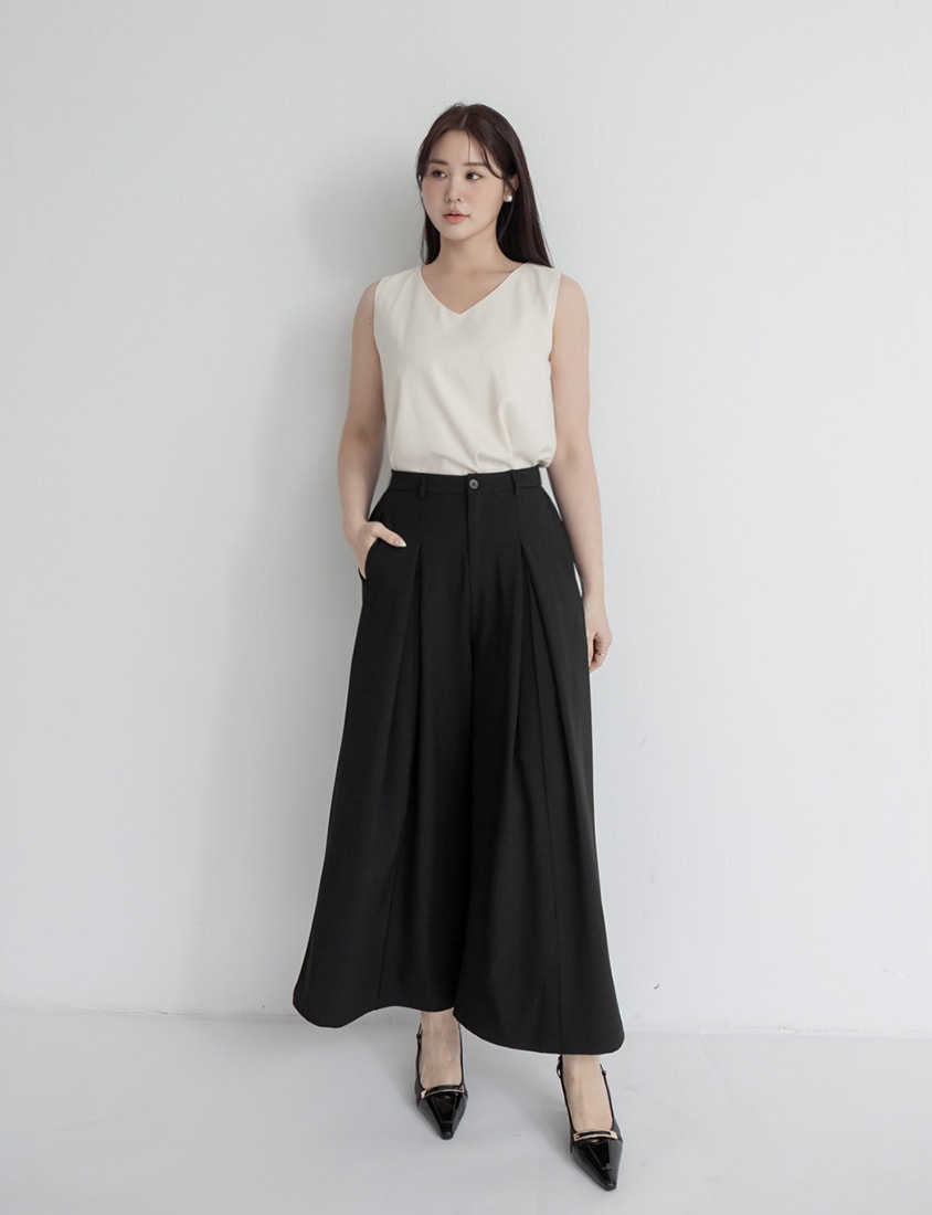 Pleated Cropped Plus Size Wide-Leg Pants