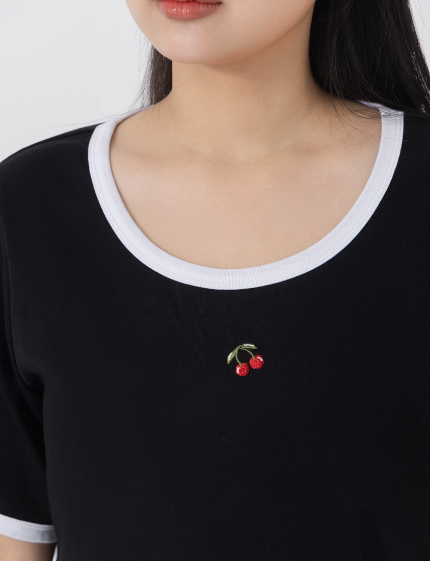 Contrast Cherry Embroidery Crewneck Plus Size Tee