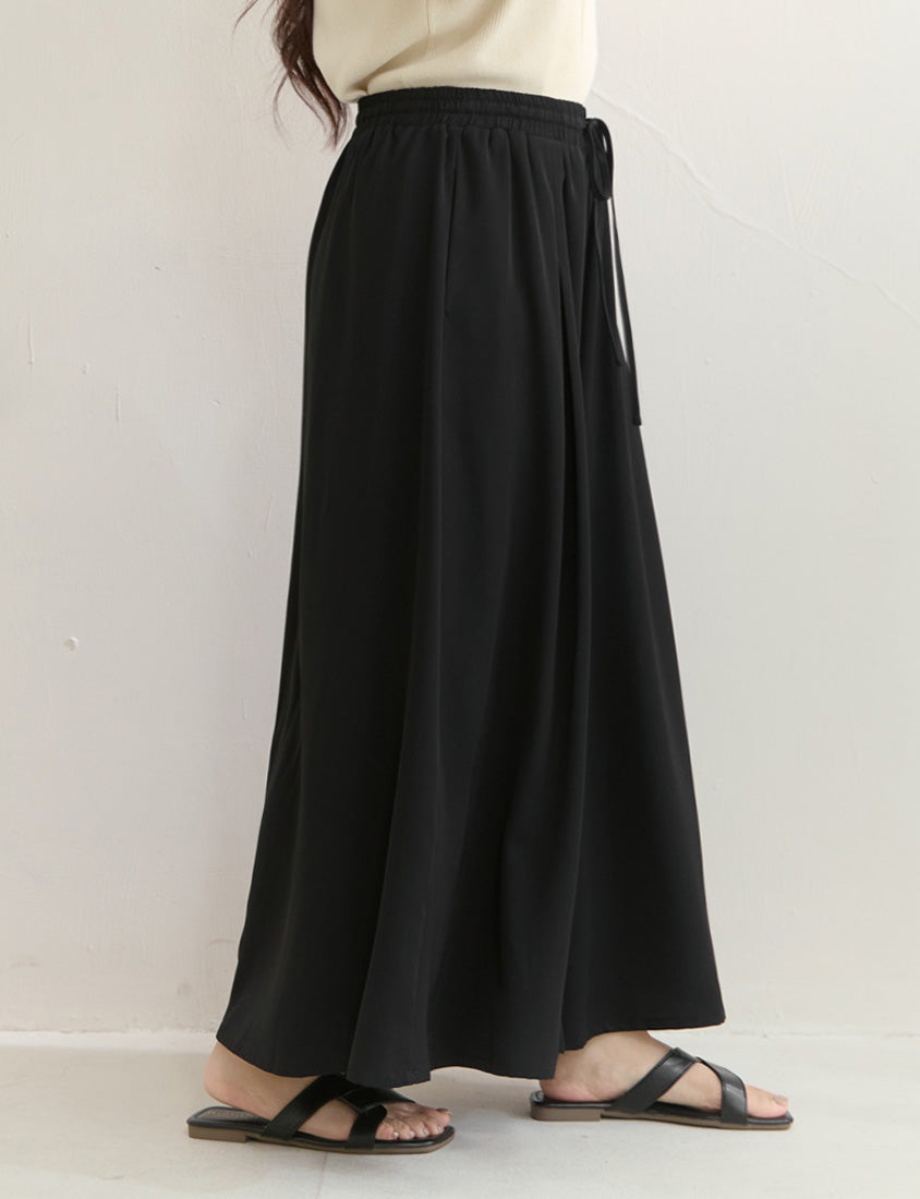 Flattering Pleated Plus Size Wide-Leg Pants