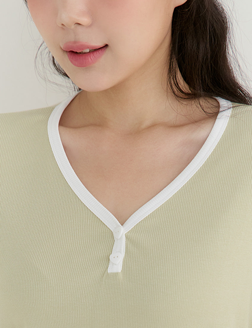 Simple V-Neck Contrast Ribbed Plus Size Tee