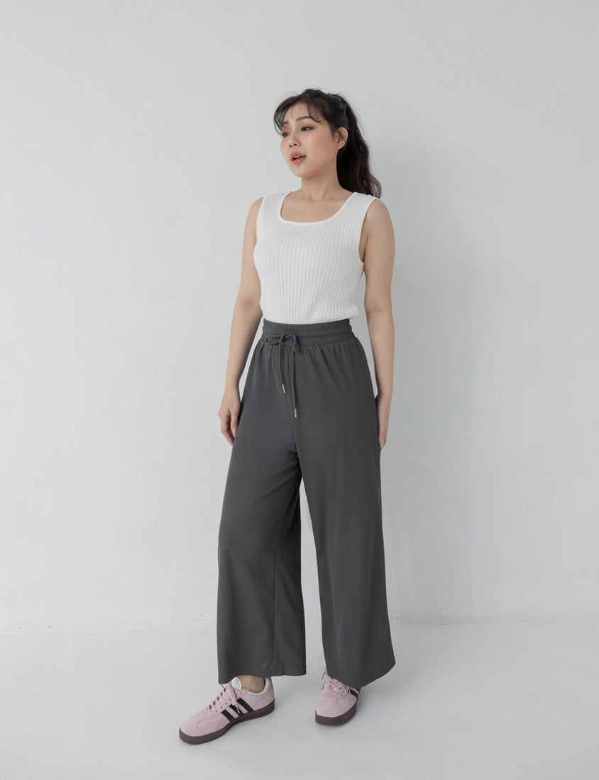 Hip-Contouring Slim Plus Size Wide Leg Pants (Short)