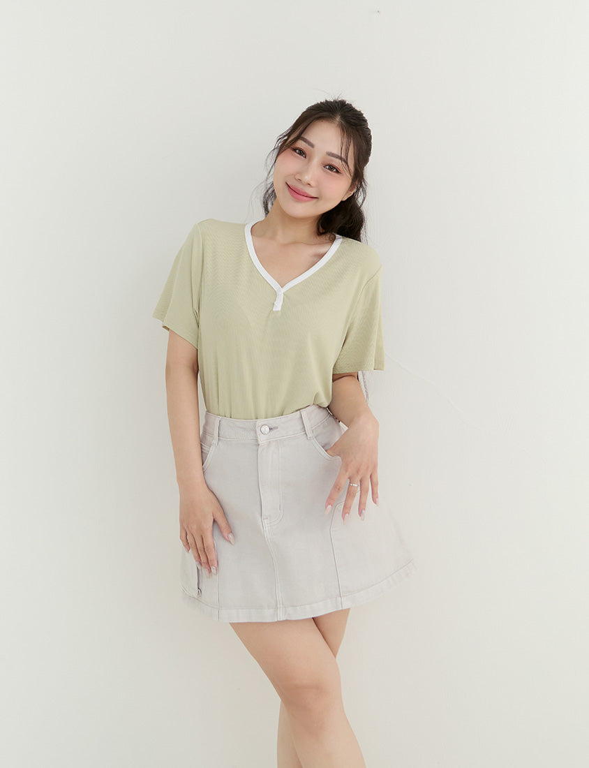 Simple V-Neck Contrast Ribbed Plus Size Tee