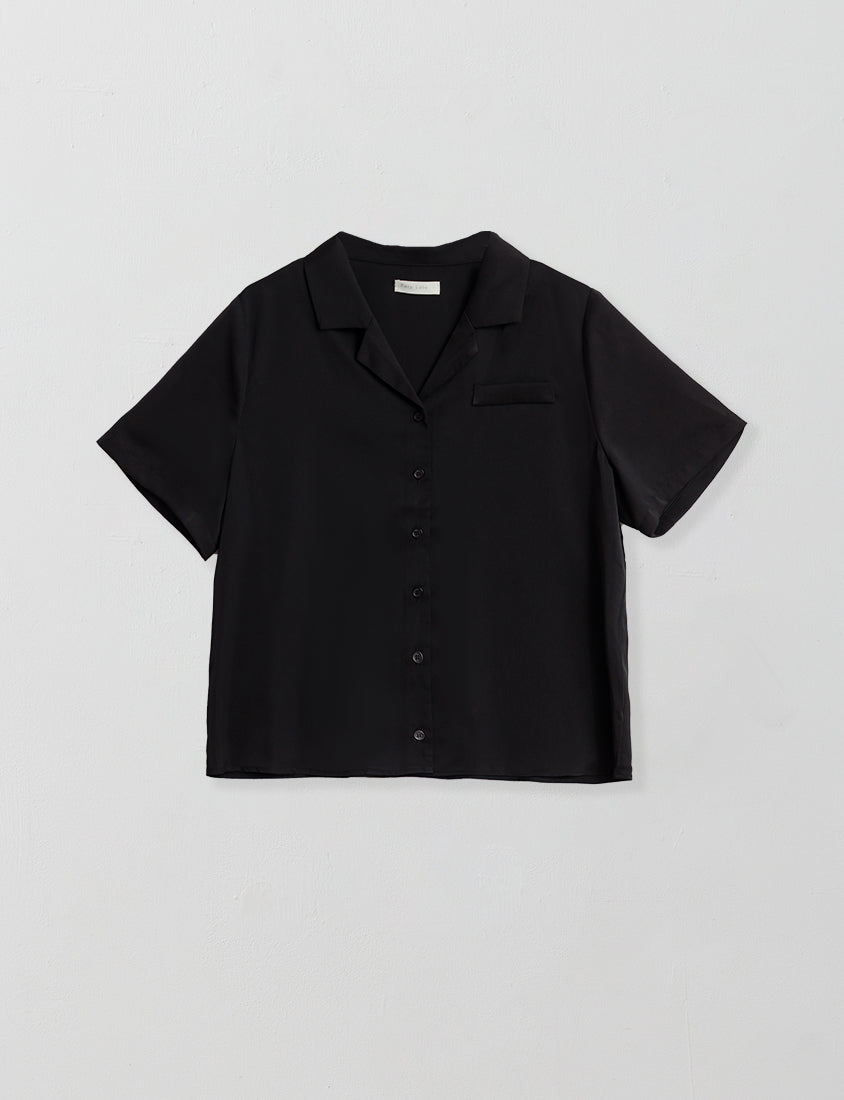 MISS. Minimal Textured Cuban Collar Plus Size Shirt