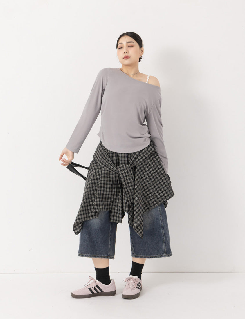 MUA! Versatile Round Neck Side Pleated Plus Size Long Sleeve Top