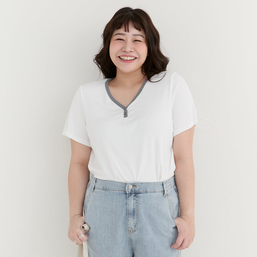 Simple V-Neck Contrast Ribbed Plus Size Tee