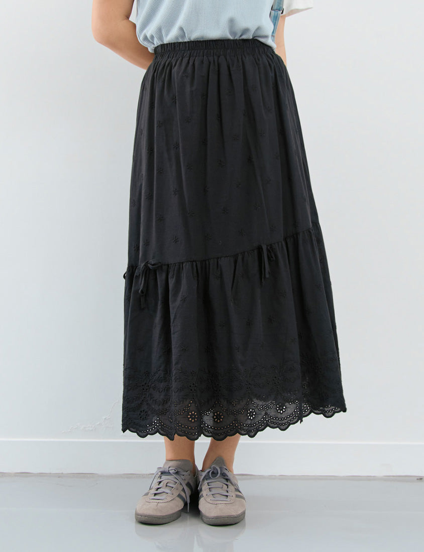 Romantic Intricate Lace Bow Plus Size Maxi Skirt