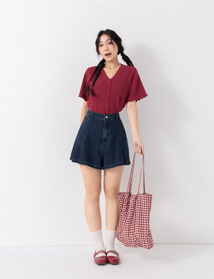 Playful Lettuce-Trim V-Neck Short Sleeve Knit Plus Size Top