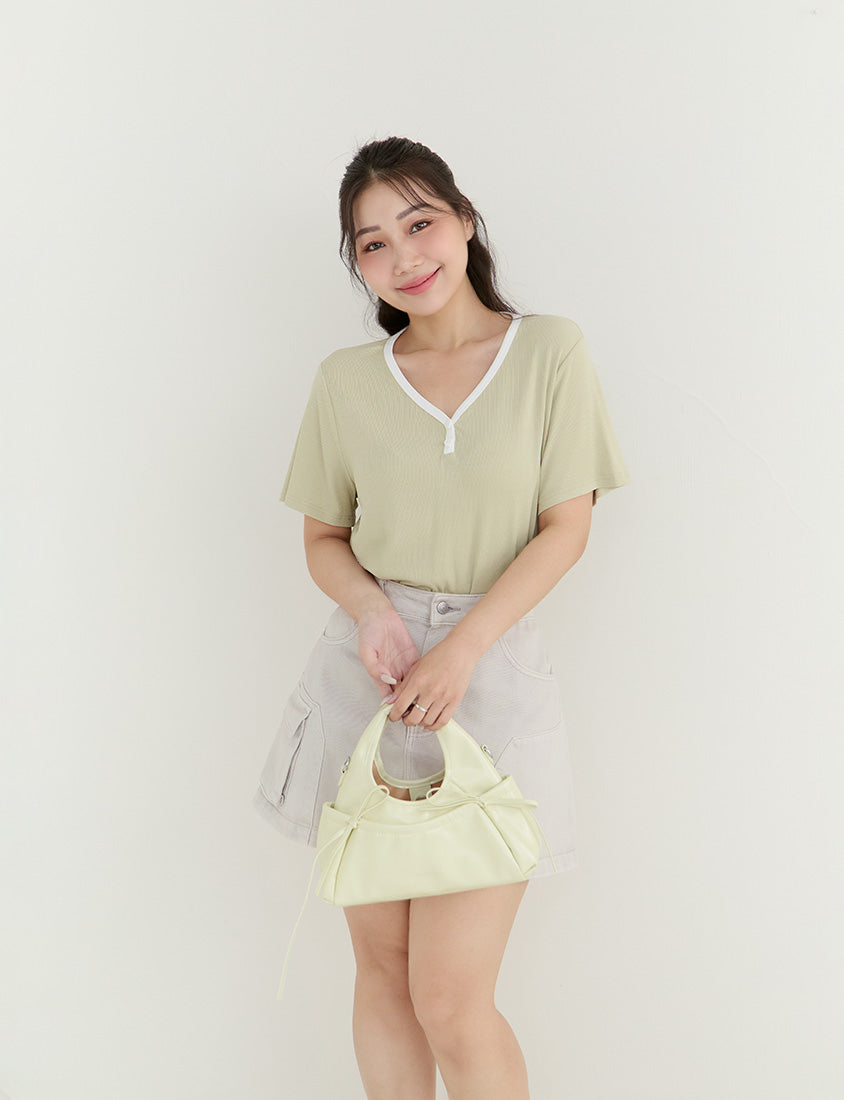 Simple V-Neck Contrast Ribbed Plus Size Tee