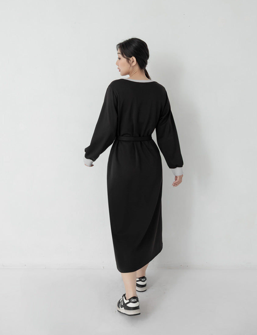 Cute Round Neck Colorblock Embroidered Plus Size Maxi Dress (With Tie)