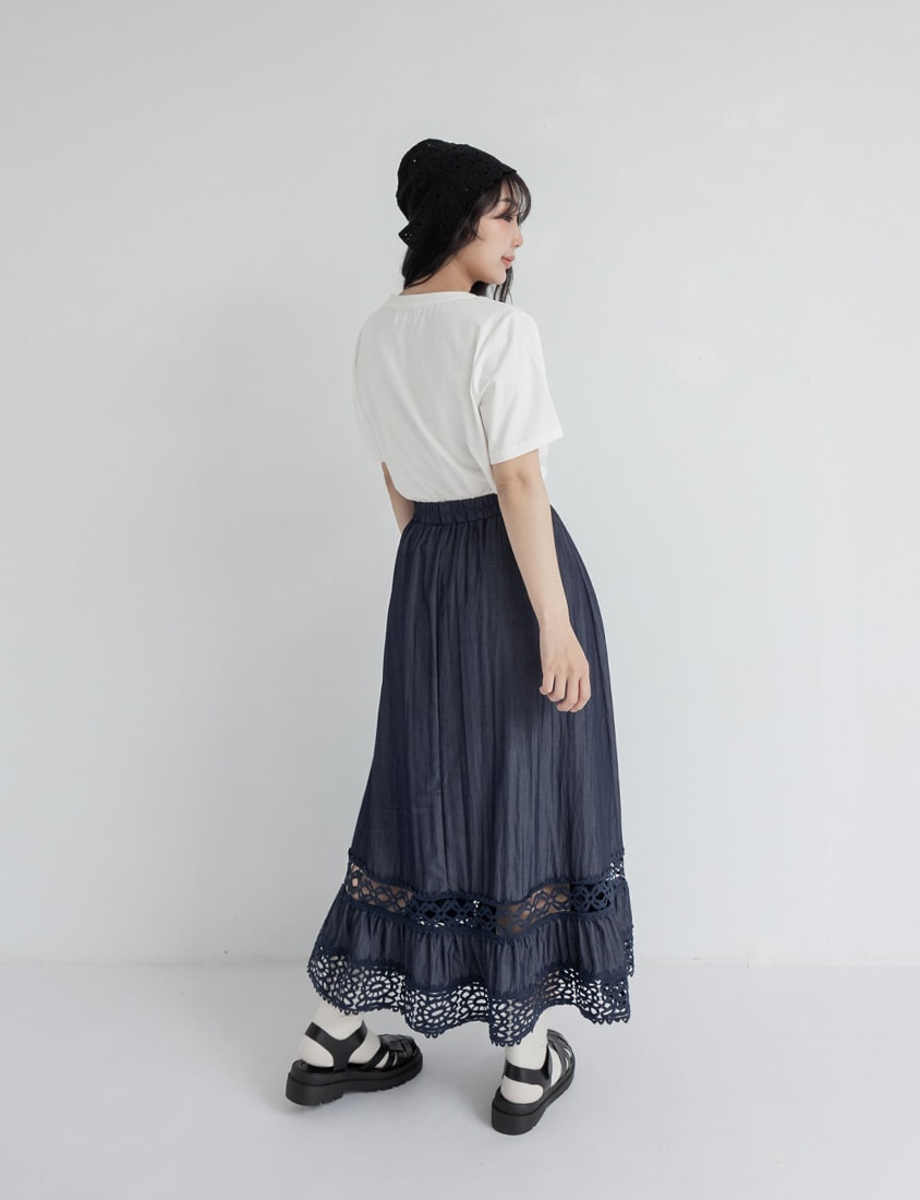 Silky Cool Floral Embroidery Plus Size Tee