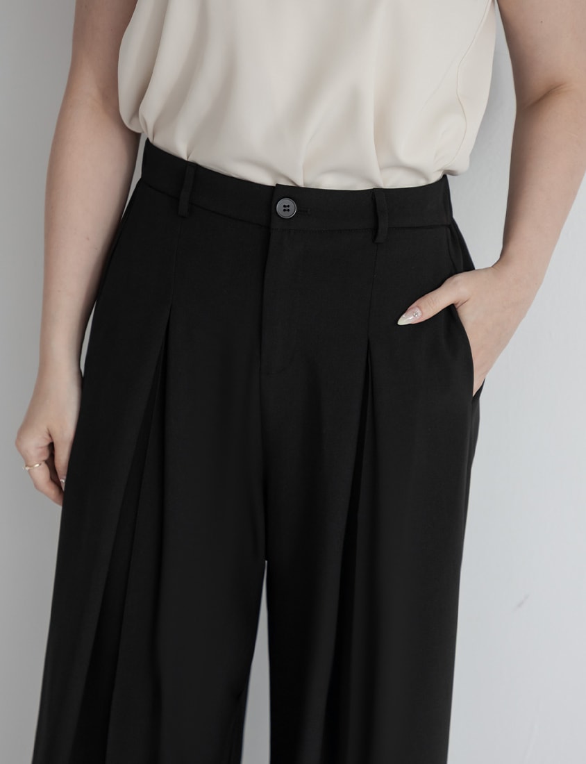 Pleated Cropped Plus Size Wide-Leg Pants