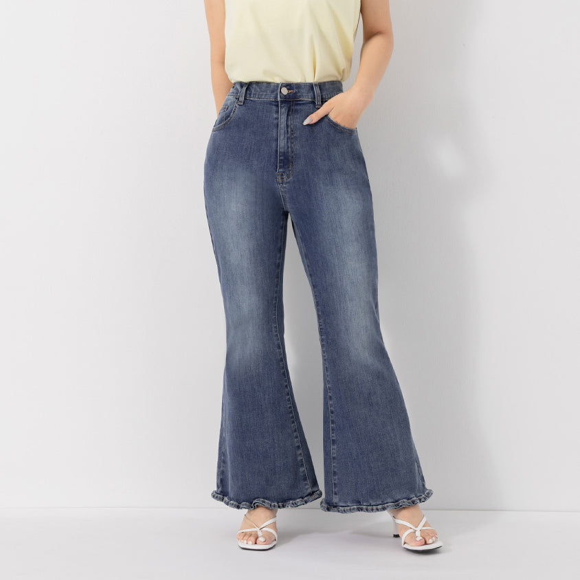 Stretch Ruffle Hem Plus Size Flared Jeans