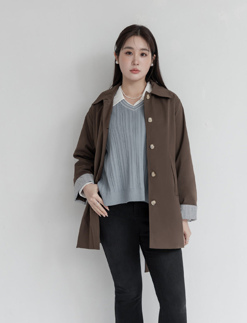 MISS. Korean Style Contrast V-Neck Plus Size Knit Vest