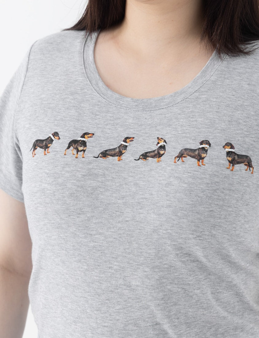 Playful Pearl Dachshund Embroidery Plus Size Crewneck Tee