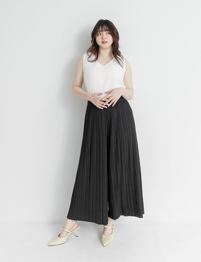 Silky Cool Fine Pleated Plus Size Wide-Leg Pants
