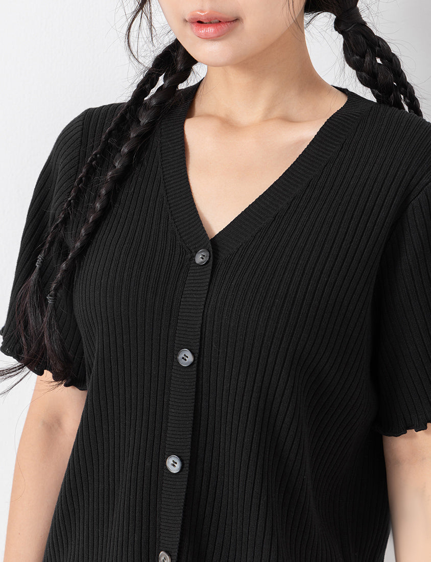 Playful Lettuce-Trim V-Neck Short Sleeve Knit Plus Size Top