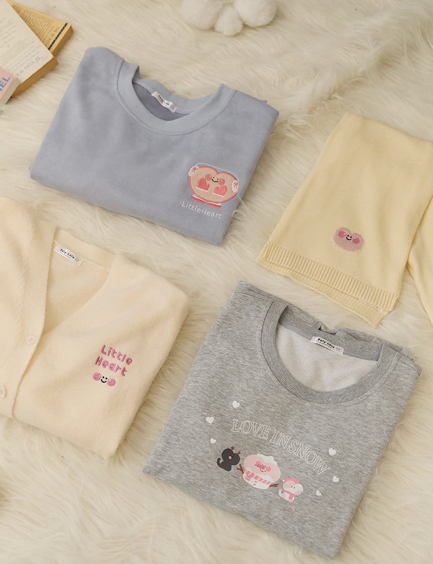 Winter Heart Print Plus Size Sweatshirt (Little Heart Collab)