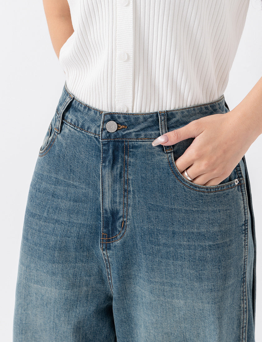 Geometric Seams Panel Slimming Plus Size Jeans