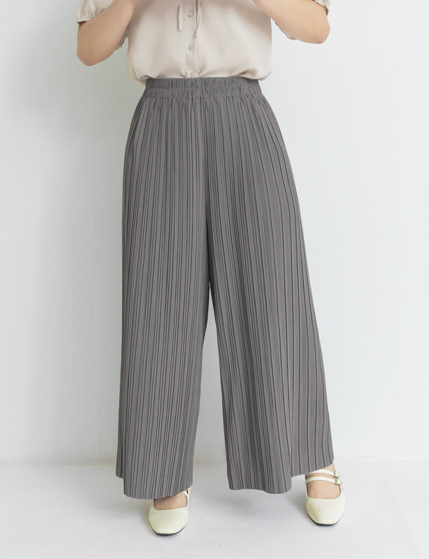 Silky Cool Fine Pleated Plus Size Wide-Leg Pants