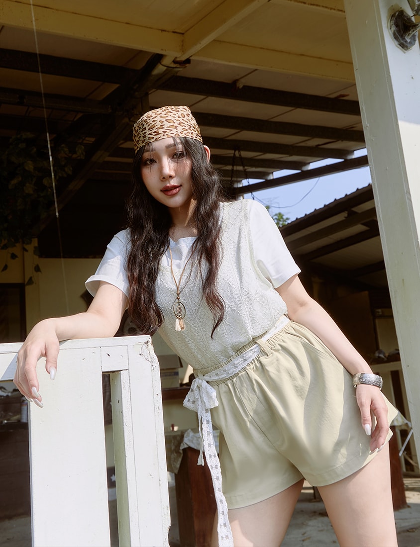 Twill Cotton Plus Size Shorts (With Lace Belt)