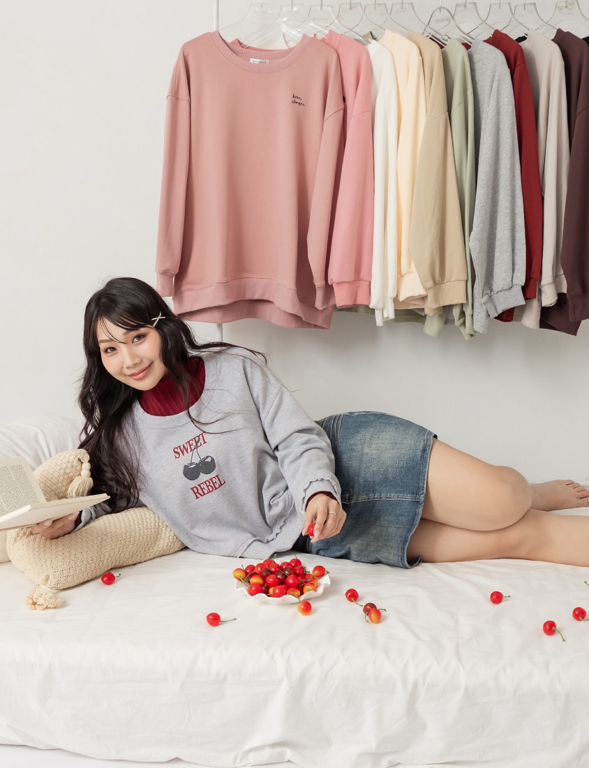 Cute Cherry Raw-Edge Oversized Sweatshirt