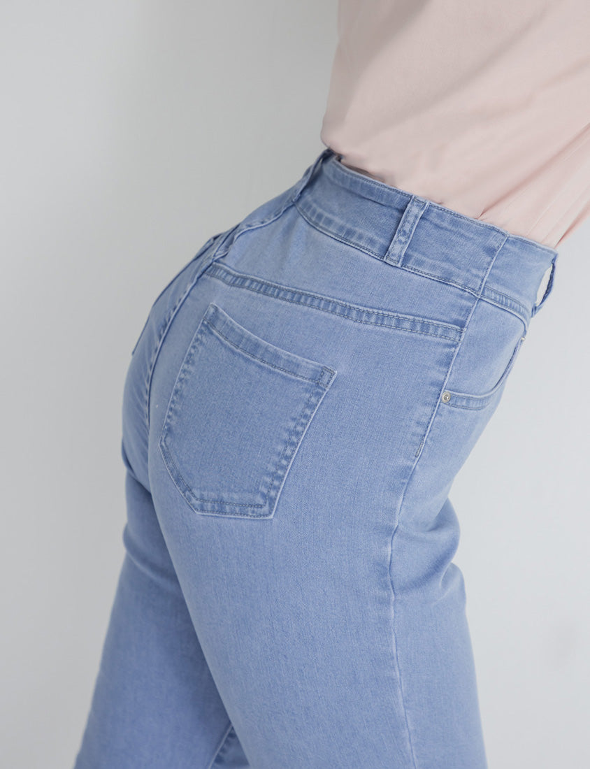 Cooling Tech Leg-Lengthening Plus Size Jeans