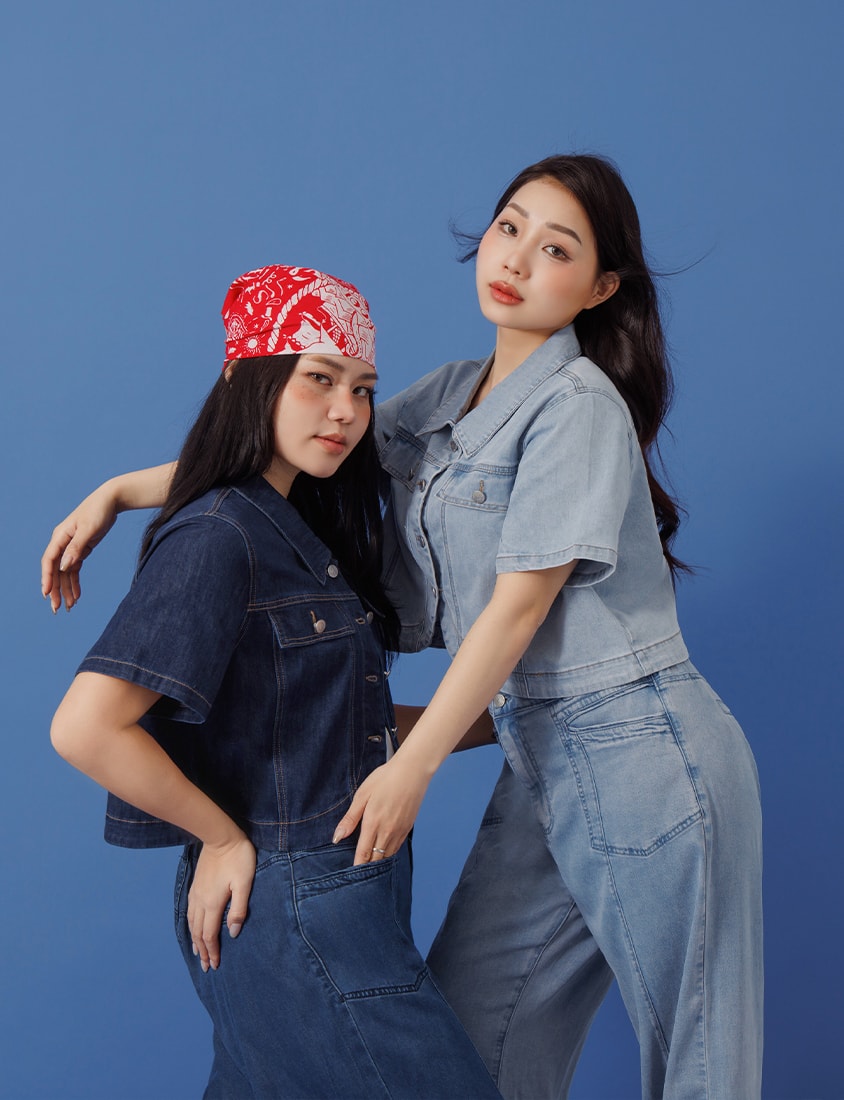 Curved Cut Plus Size Cropped Denim Jacket