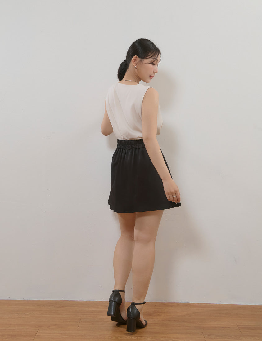 MISS. Silky Cool Slimming V-Waist Tailored Plus Size Skort