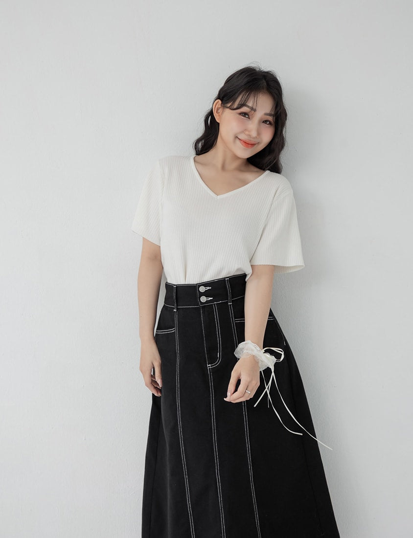 Tence Silky V-Neck Plus Size Ribbed Knit Top