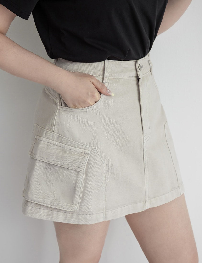 Sweet & Edgy Utility Cargo Pocket A-Line Plus Size Mini Skirt