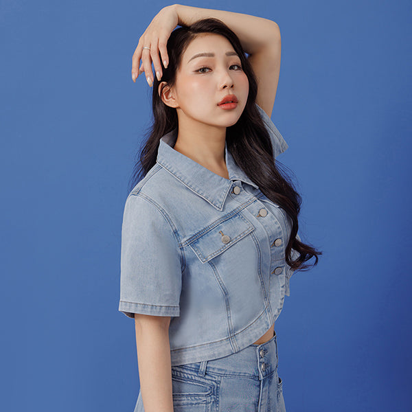 Curved Cut Plus Size Cropped Denim Jacket