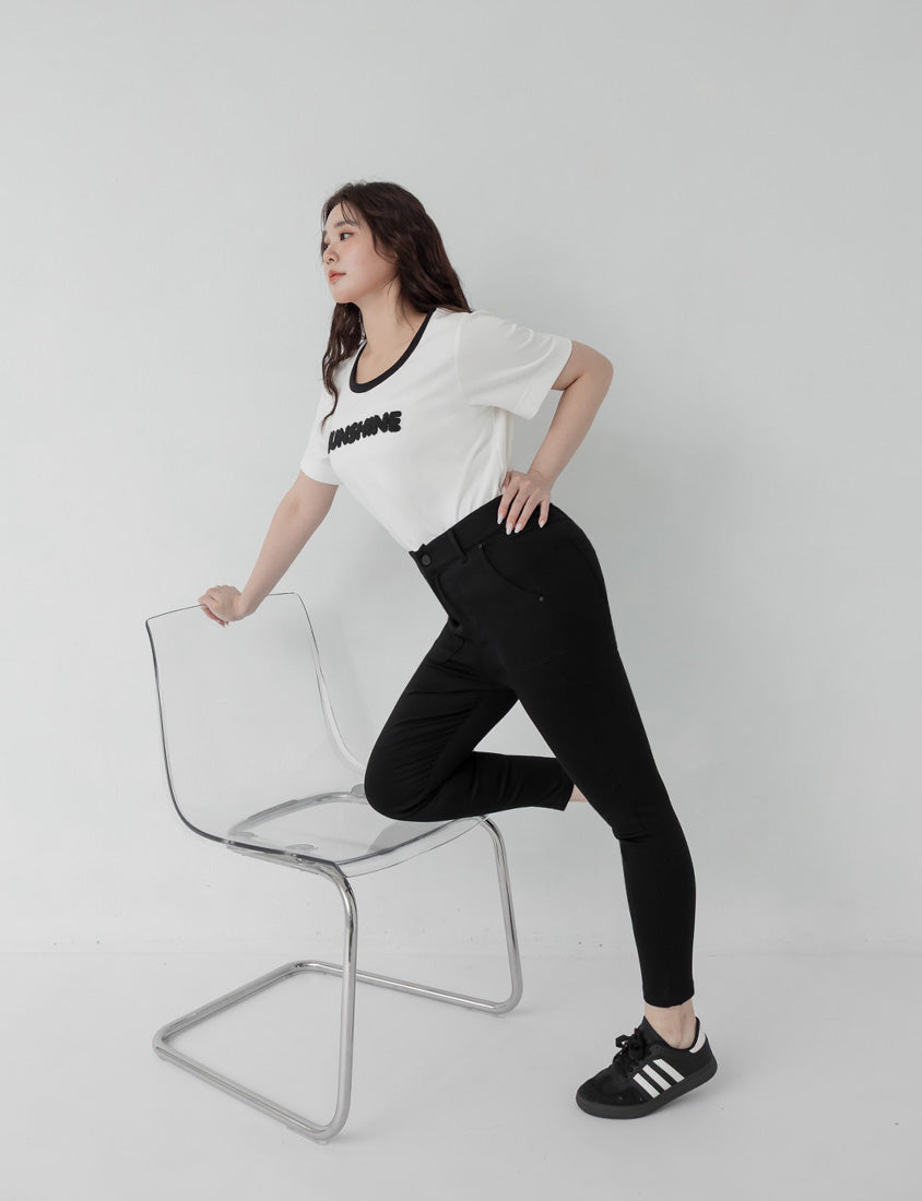 Contrast Fuzzy Embroidery Plus Size Crewneck Tee