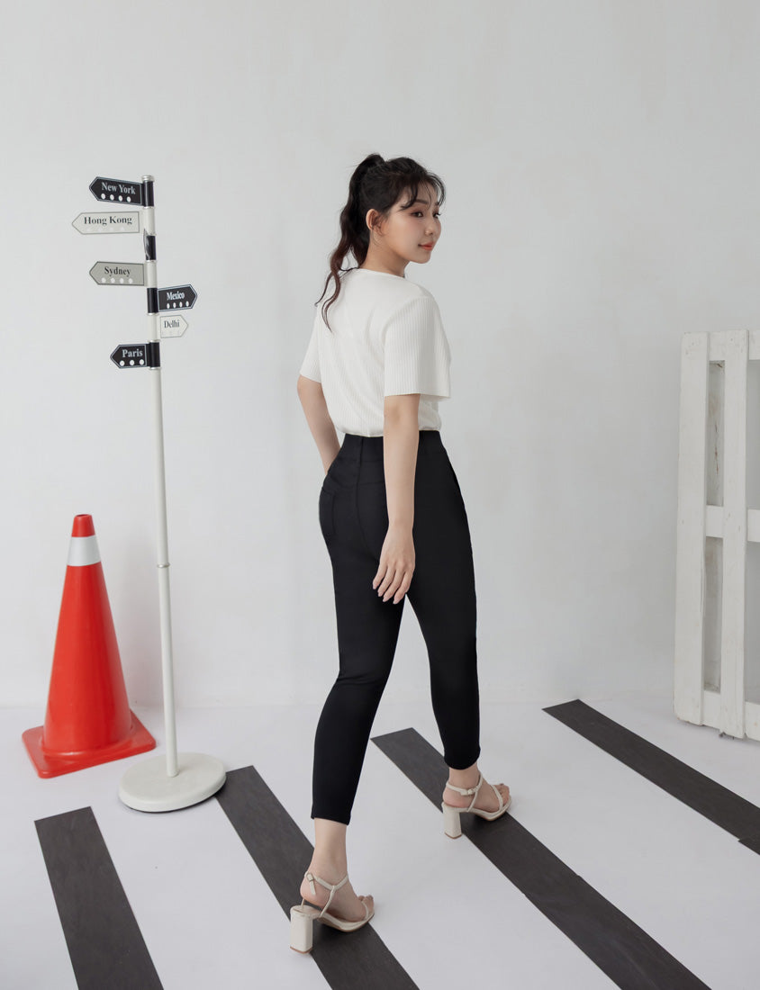 Tummy-Flattering Plus Size Slimming Pants 2.0 (Short)