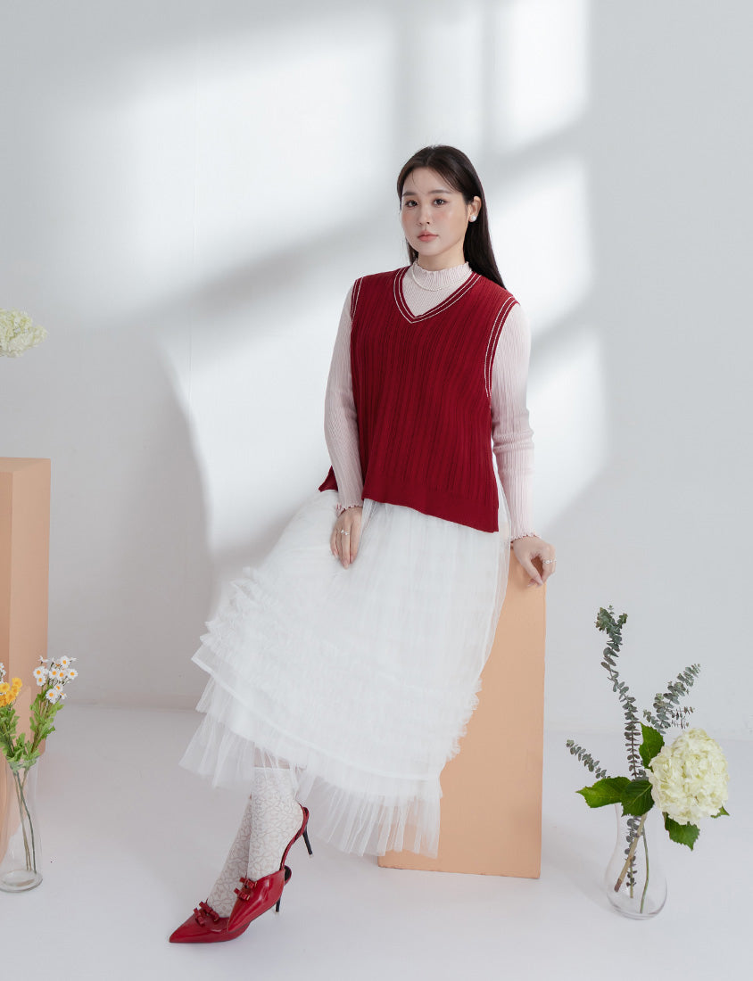 MISS. Korean Style Contrast V-Neck Plus Size Knit Vest