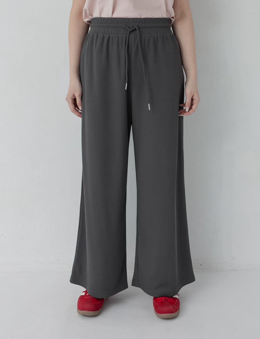Hip-Contouring Slim Plus Size Wide Leg Pants (Regular)