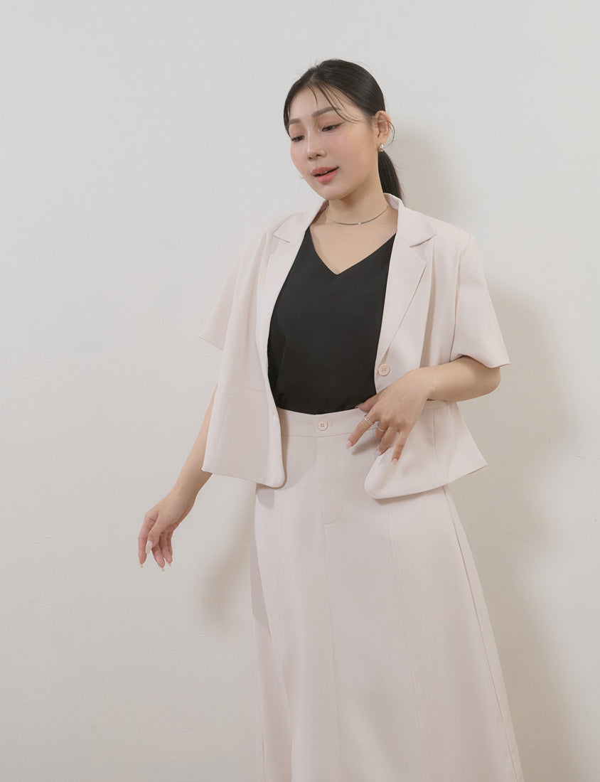 MISS. Silky Cool Cropped Tailored Plus Size Blazer