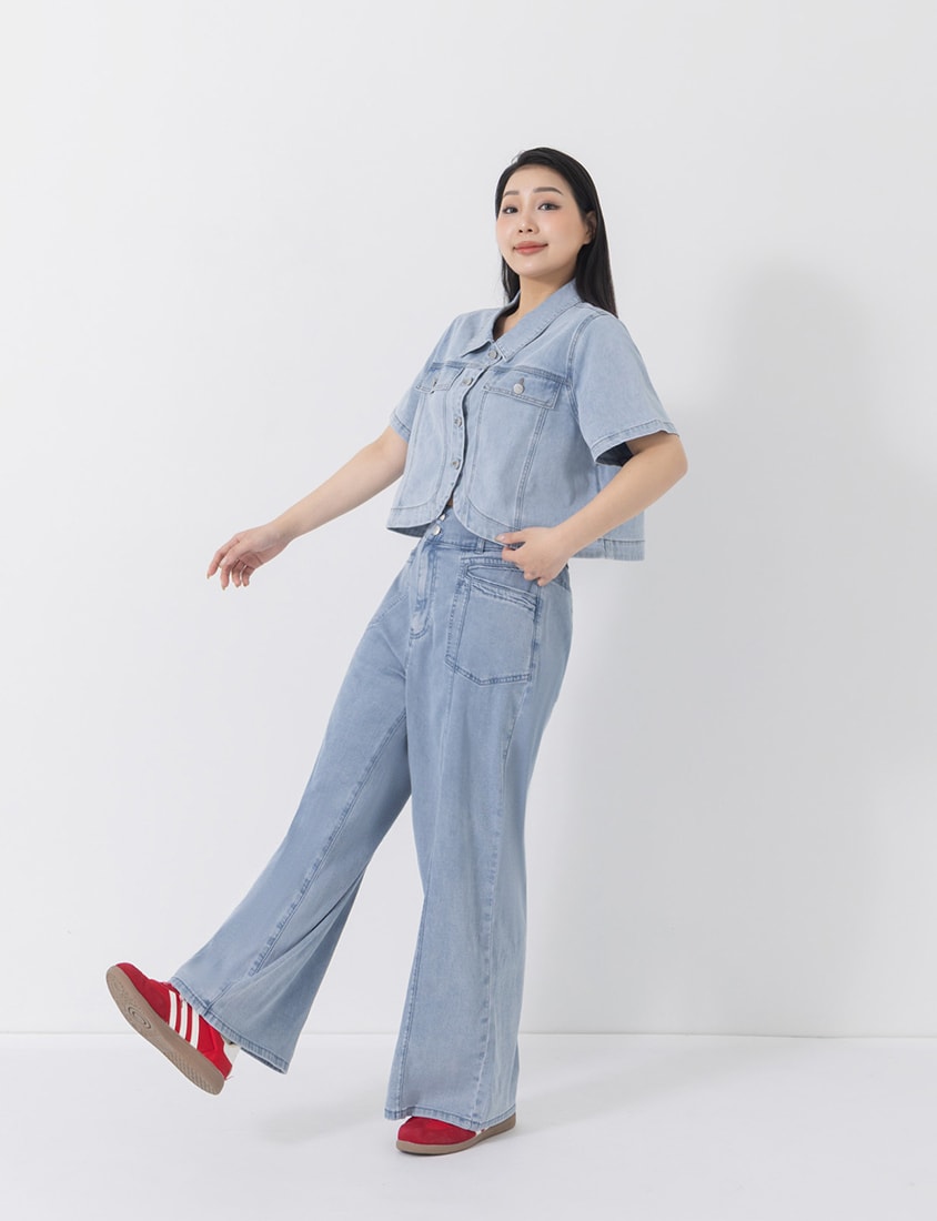 Curved Cut Plus Size Cropped Denim Jacket