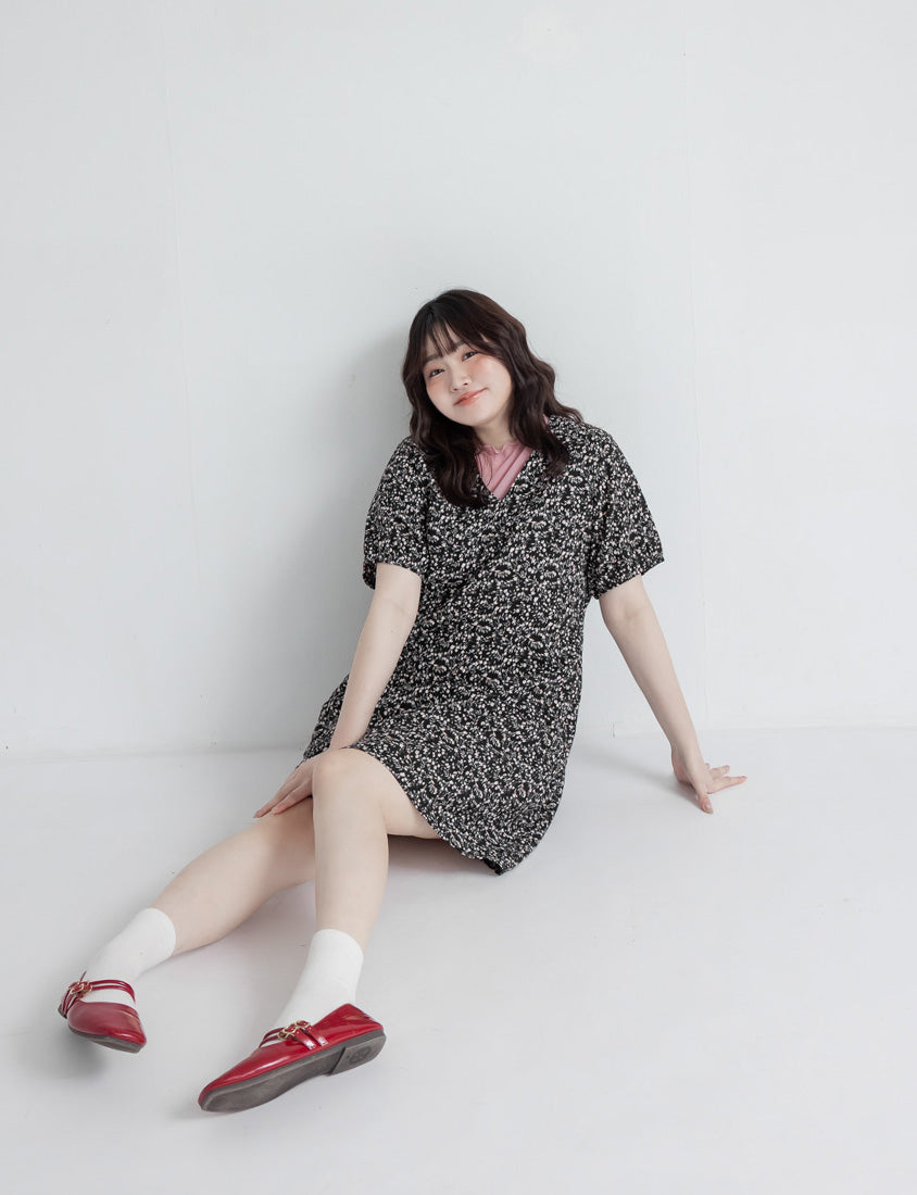 Japanese Style Floral Puff Sleeve V-Neck Plus Size Mini Dress