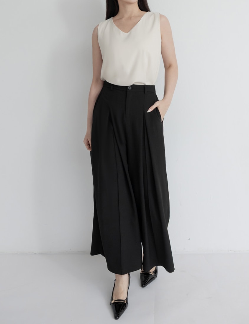 Pleated Cropped Plus Size Wide-Leg Pants