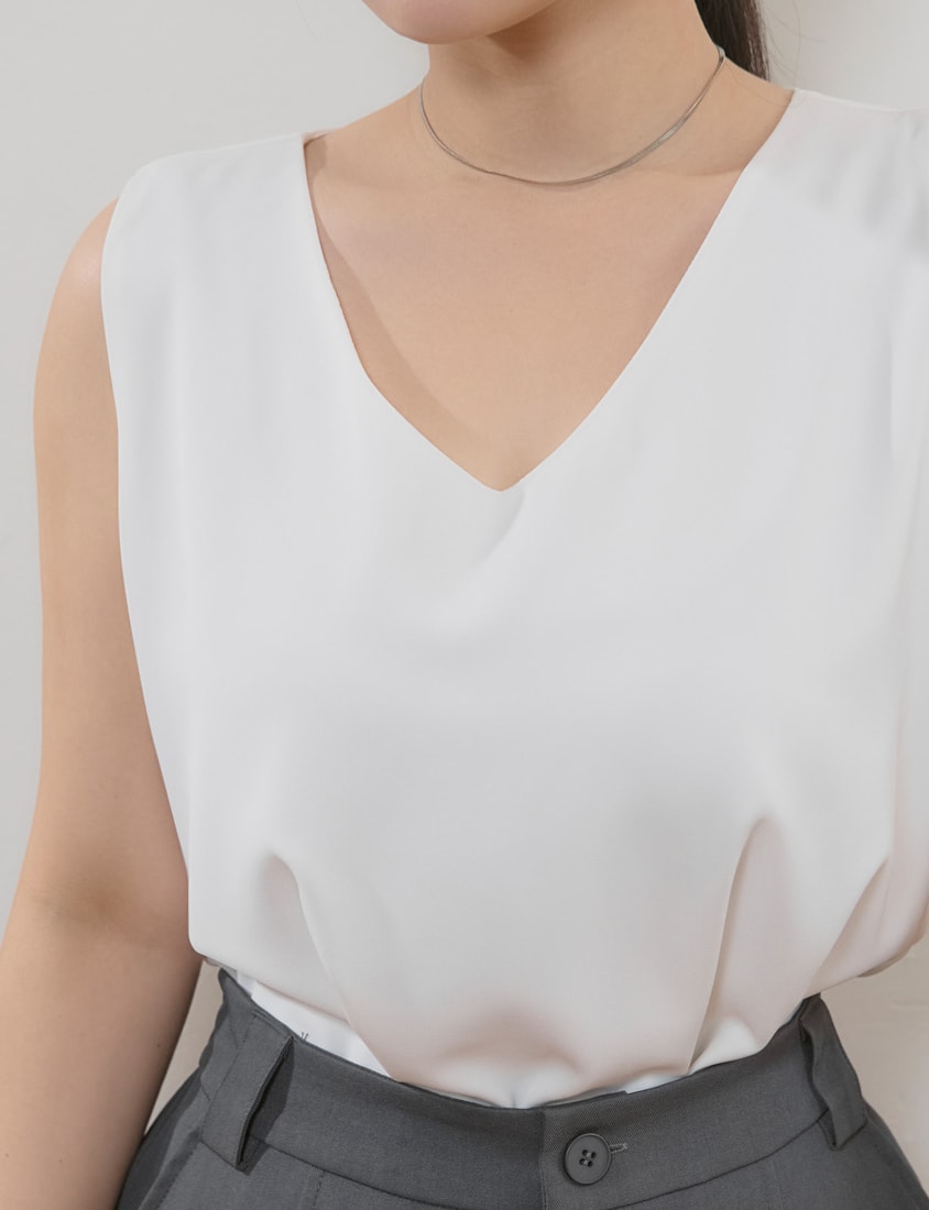 MISS. Minimal V-Neck Chiffon Wide Strap Plus Size Tank Top