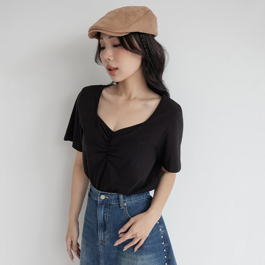 MUA! Sweet & Sexy Sweetheart Neck Cropped Plus Size Tee
