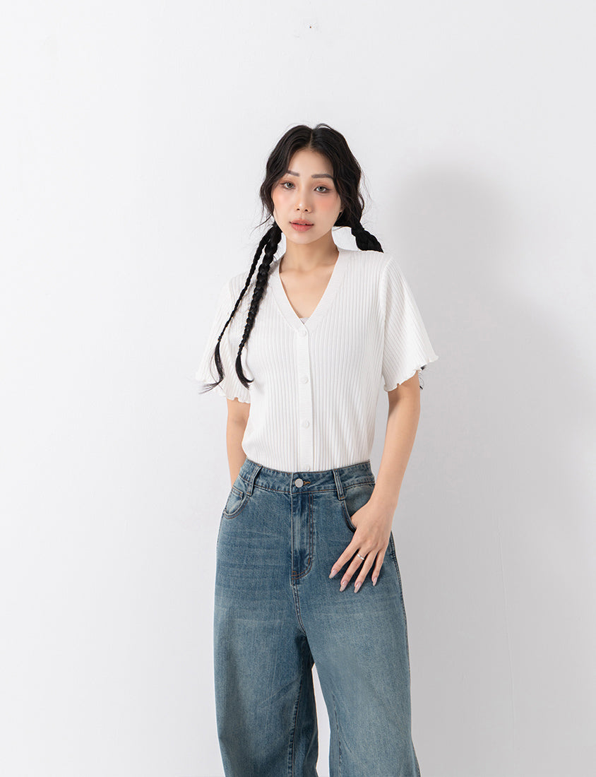 Playful Lettuce-Trim V-Neck Short Sleeve Knit Plus Size Top